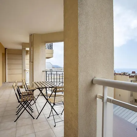 In The Center Of With Terrace Ferienhaus *